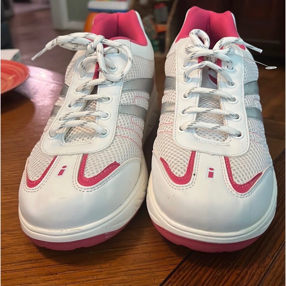 I-Roc Tennis Shoes
